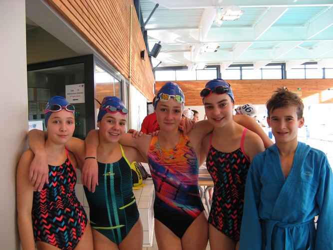 http://collegestjolaroche.free.fr/bibliotheque/natation%2016a.JPG